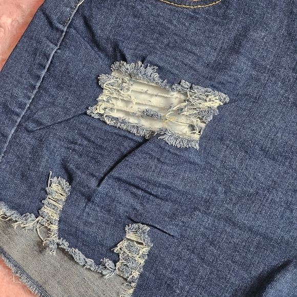Dark Blue Women's High Waisted Distressed Denim Shorts Size 20 - Picture 2 of 6